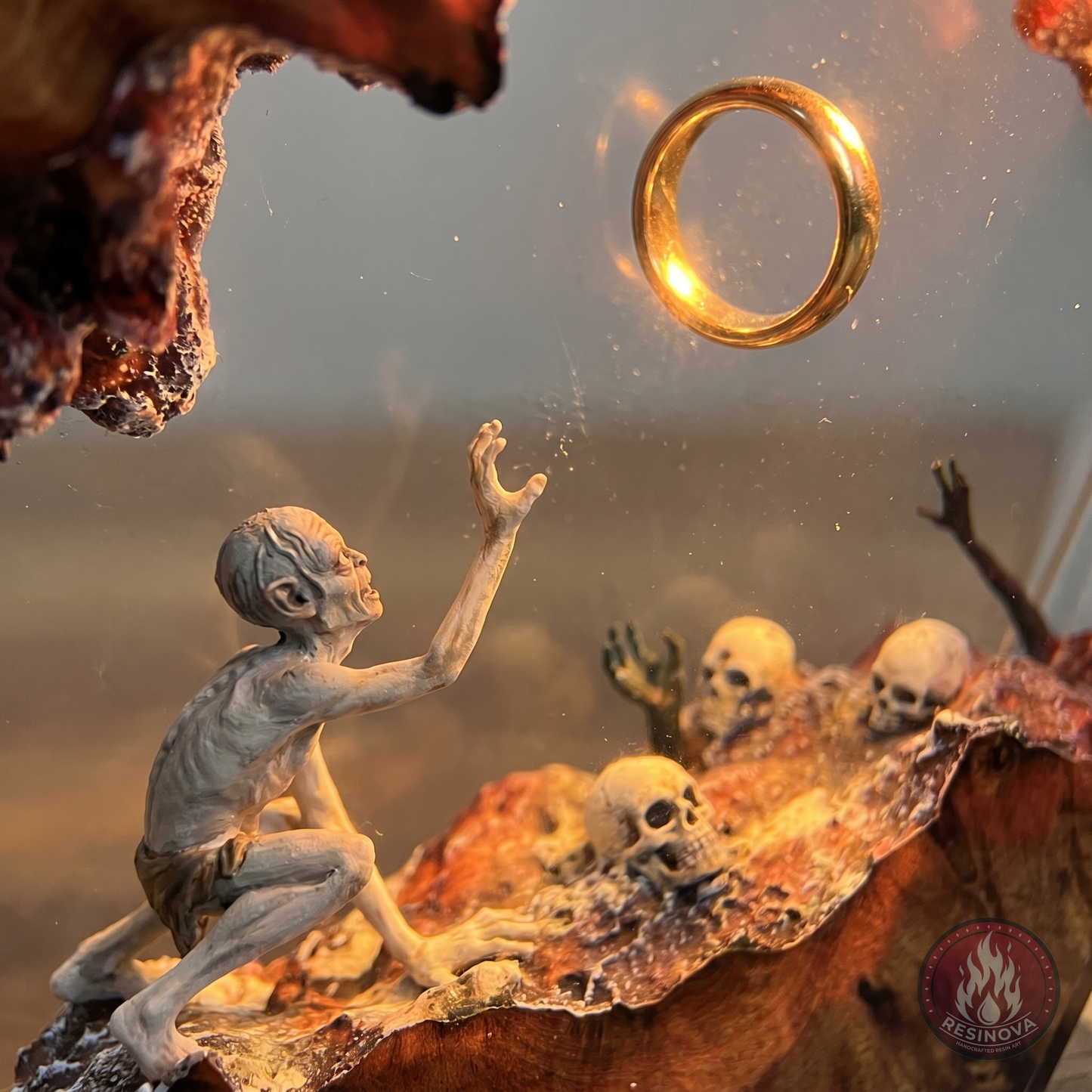 Gollum and The Ring LOTR Resin Lamp 5