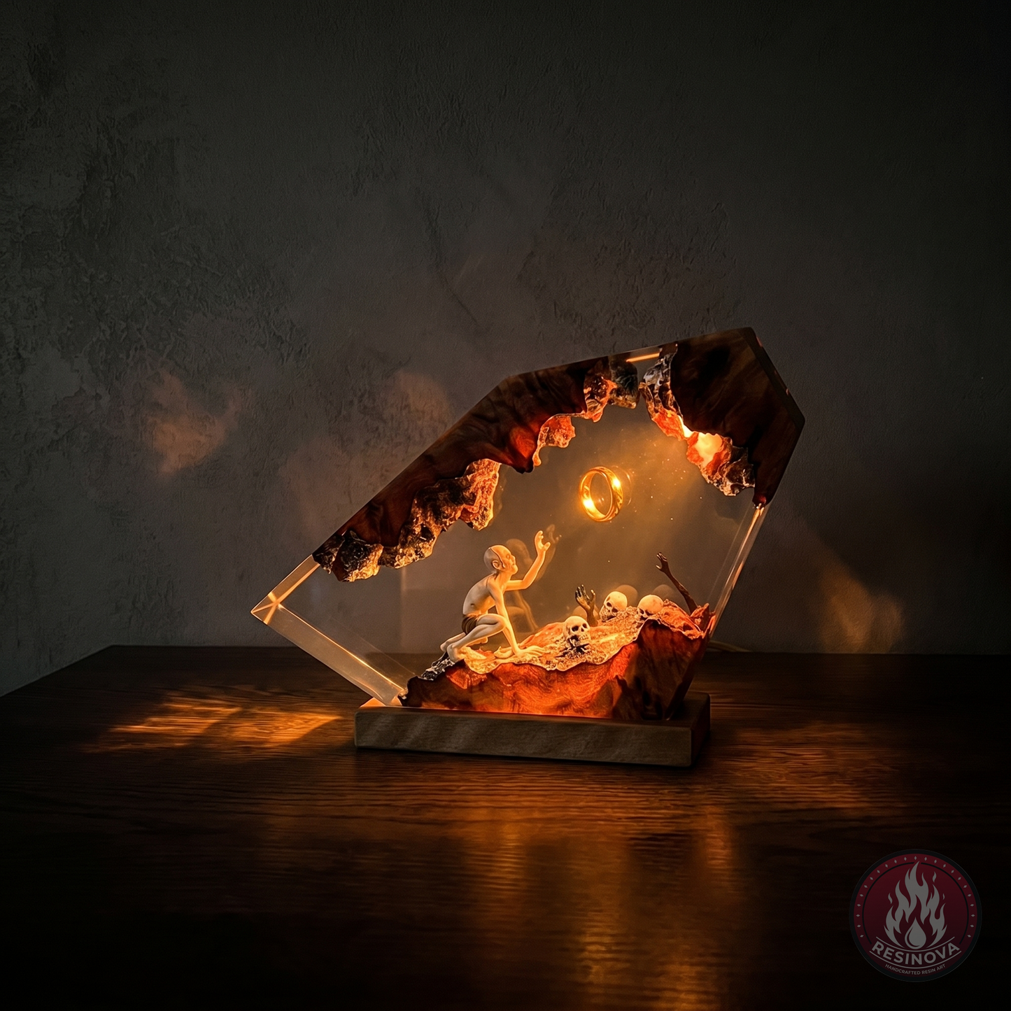 Gollum and The Ring LOTR Resin Lamp 4