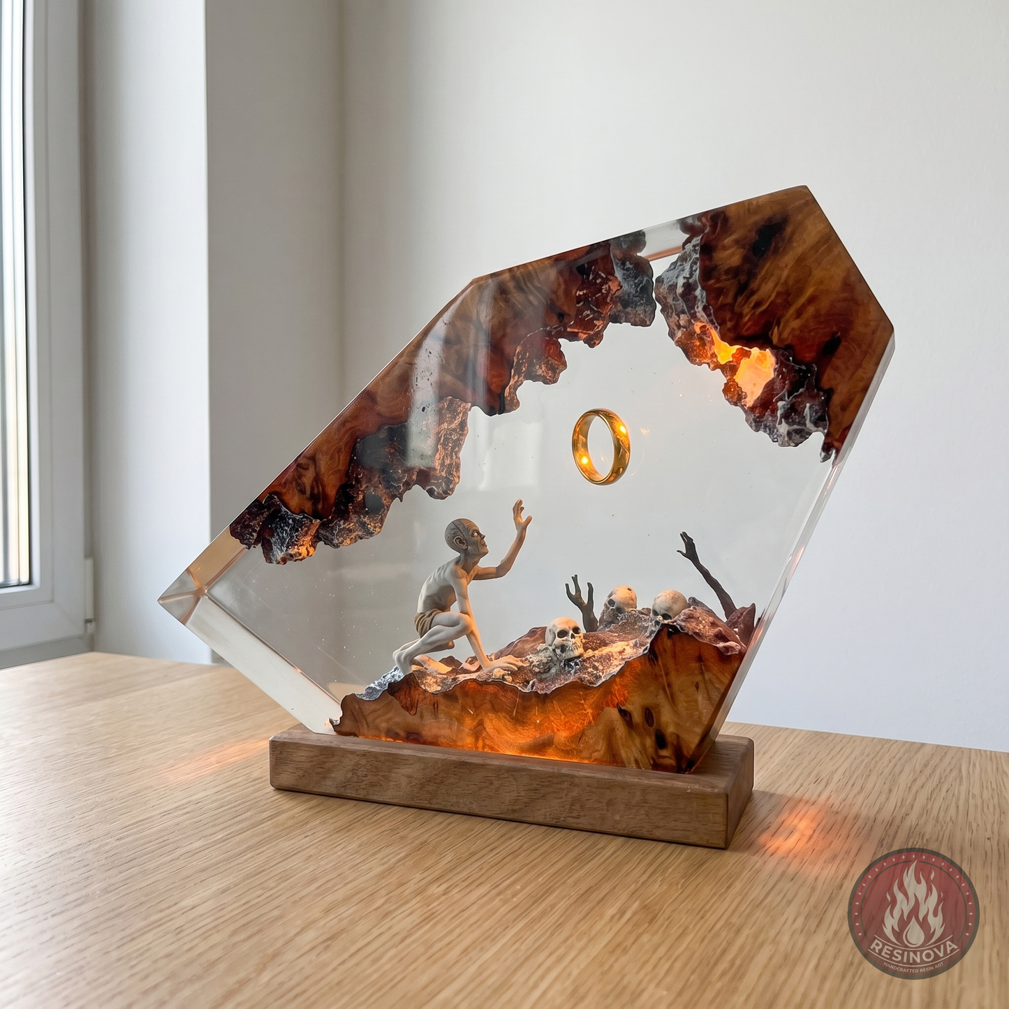 Gollum and The Ring LOTR Resin Lamp 1