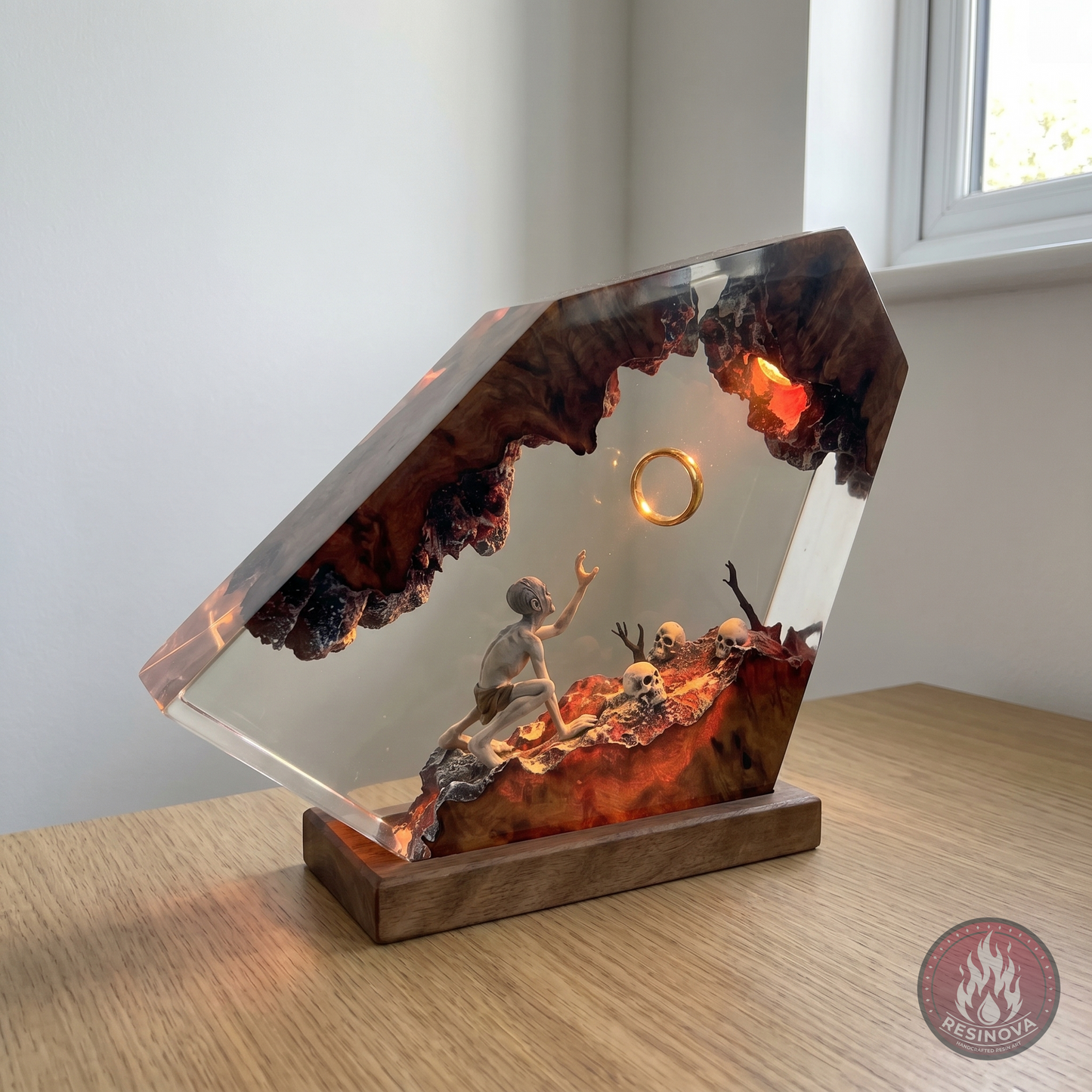 Gollum and The Ring LOTR Resin Lamp 2
